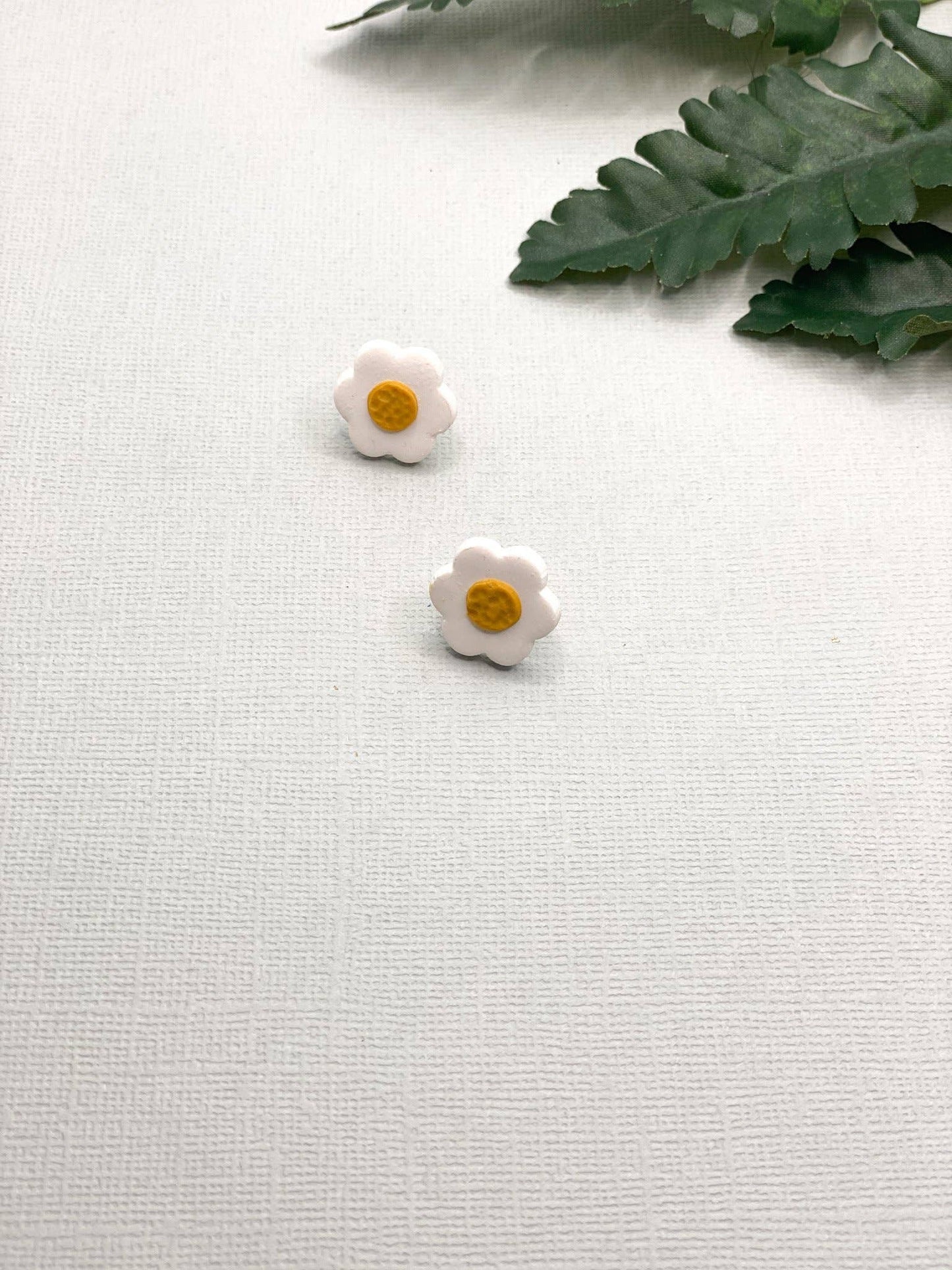 Mini Daisy Studs